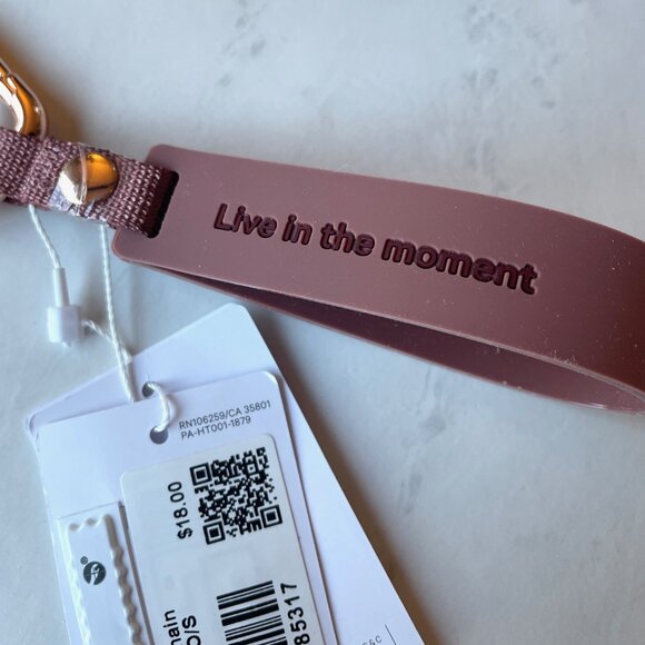 NWT Lululemon Silicone Keychain Red Clay Rockwood - Picture 7 of 7